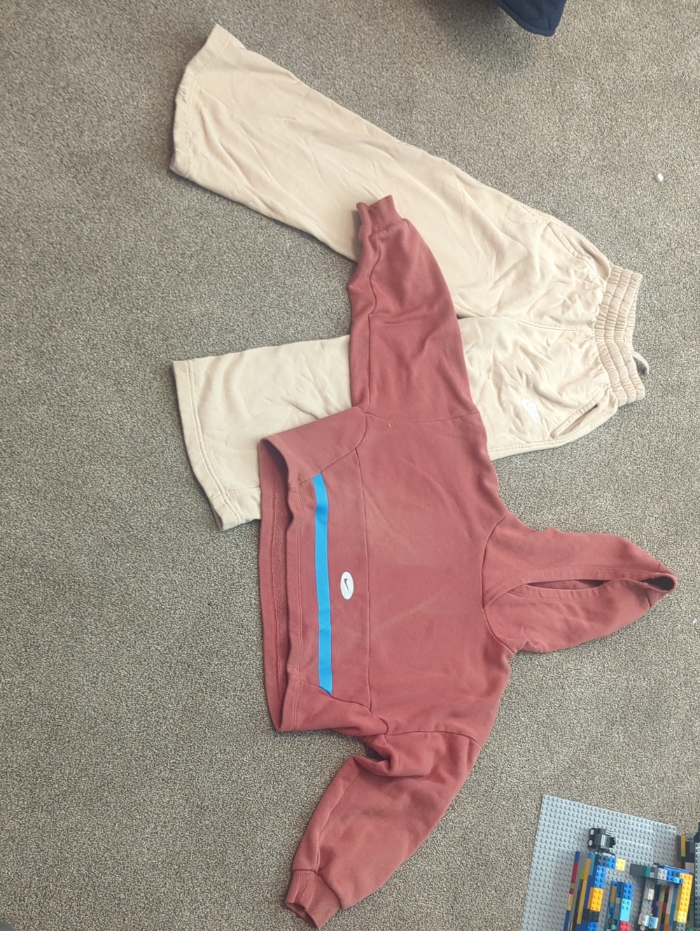 Nike Beige/Tan Fleece-Lined Sweatpants